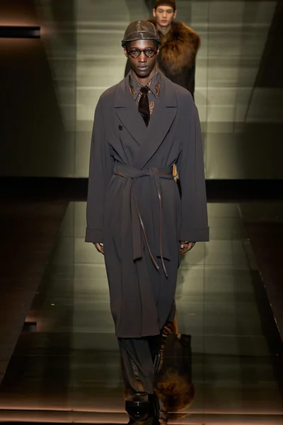 Look 37